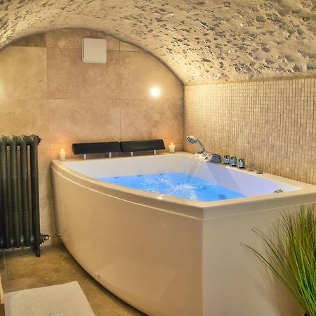 L'Oxalis Villa, Sauna Et Jaccuzi Privatif Bullion Экстерьер фото