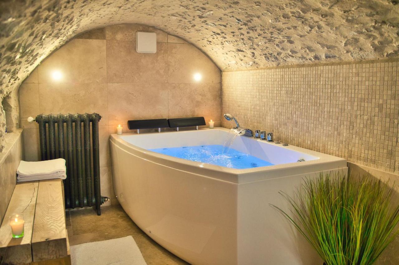 L'Oxalis Villa, Sauna Et Jaccuzi Privatif Bullion Экстерьер фото